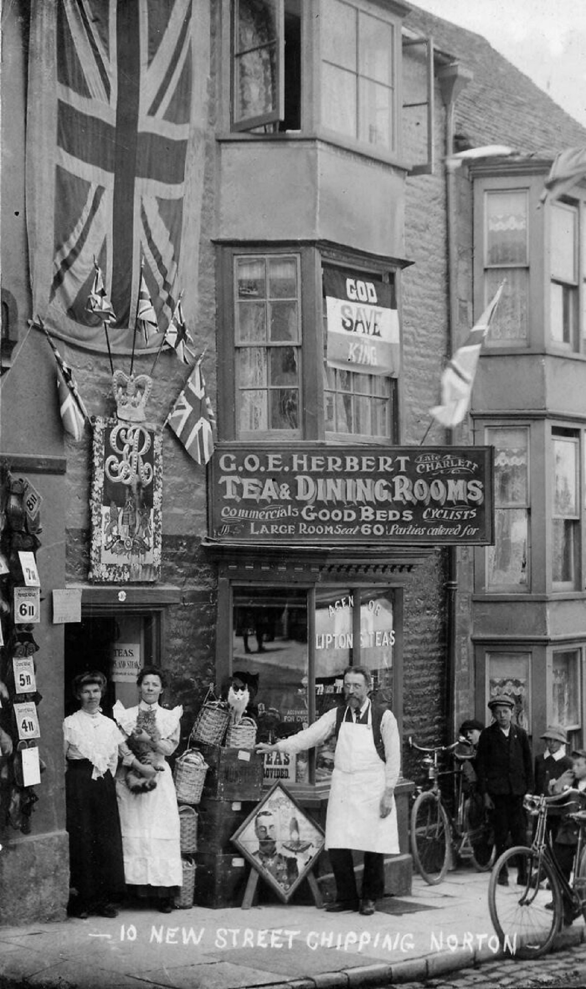 G.o.e Herbert Tea & Dining Rooms, 10 New Street, Chipping Norton, England. 1910