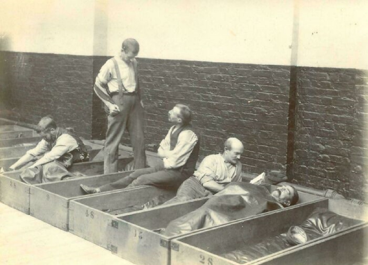 ‘Coffin Beds’ At A Salvation Army Shelter In London. Operated By The Salvation Army, They Are One Of The First Homeless Shelters Created For The People Of Central London. Aka "Four Penny Coffin", For Four Pennies, A Homeless Client Could Stay At A Coffin House, C.1900