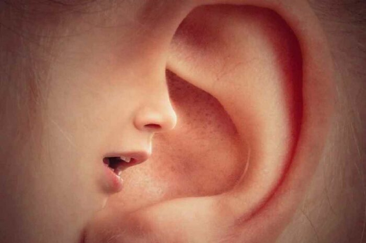 Many people hear voices and music in white noise. This is known as auditory pareidolia or “musical ear syndrome.”