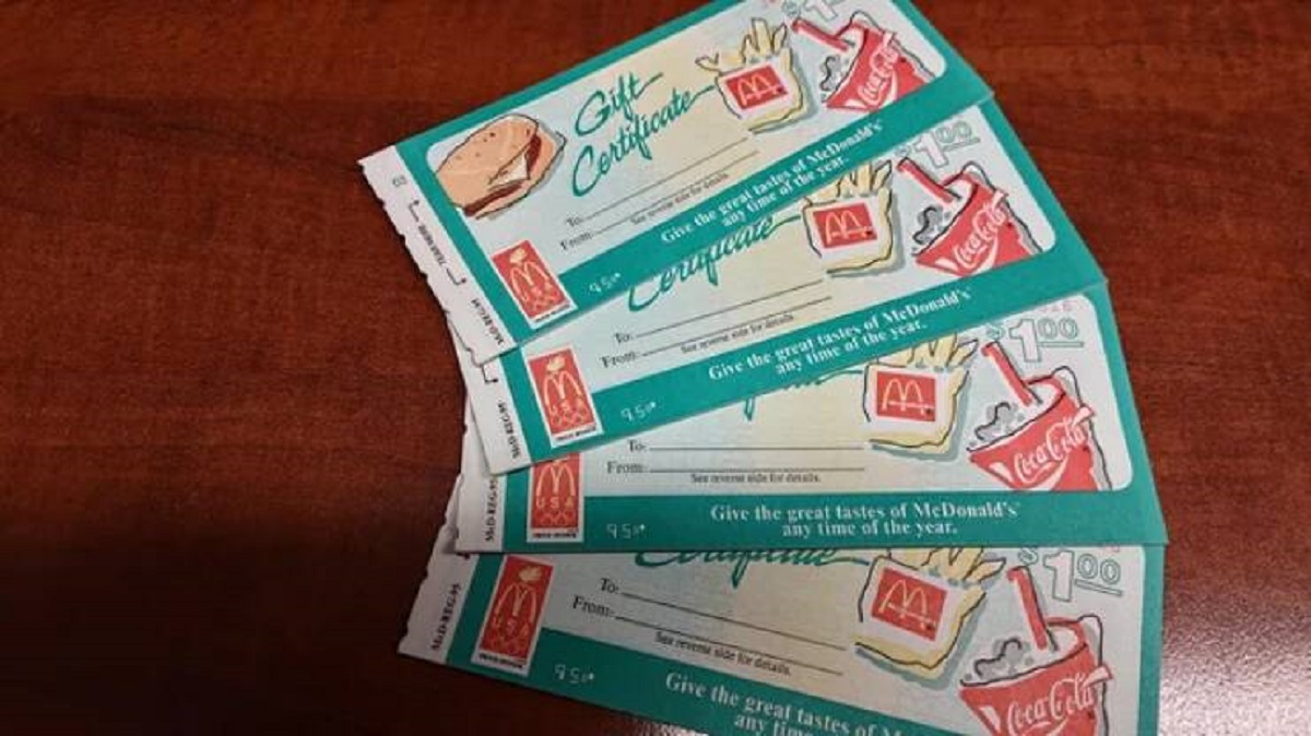material - Teare Morghe Morich Gift Certificate from 1556 99 fo From Ceriqueate 95P To From To From 95 No any time of the year. Give the great tastes of McDonald's Give the great tastes of McDonald's any time of the year. avere de e details. 100 M Giv
