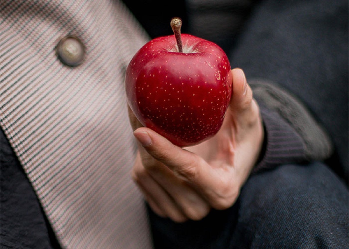 Take nothing from anyone ever . Food , drinks , sweets.
The red apple.