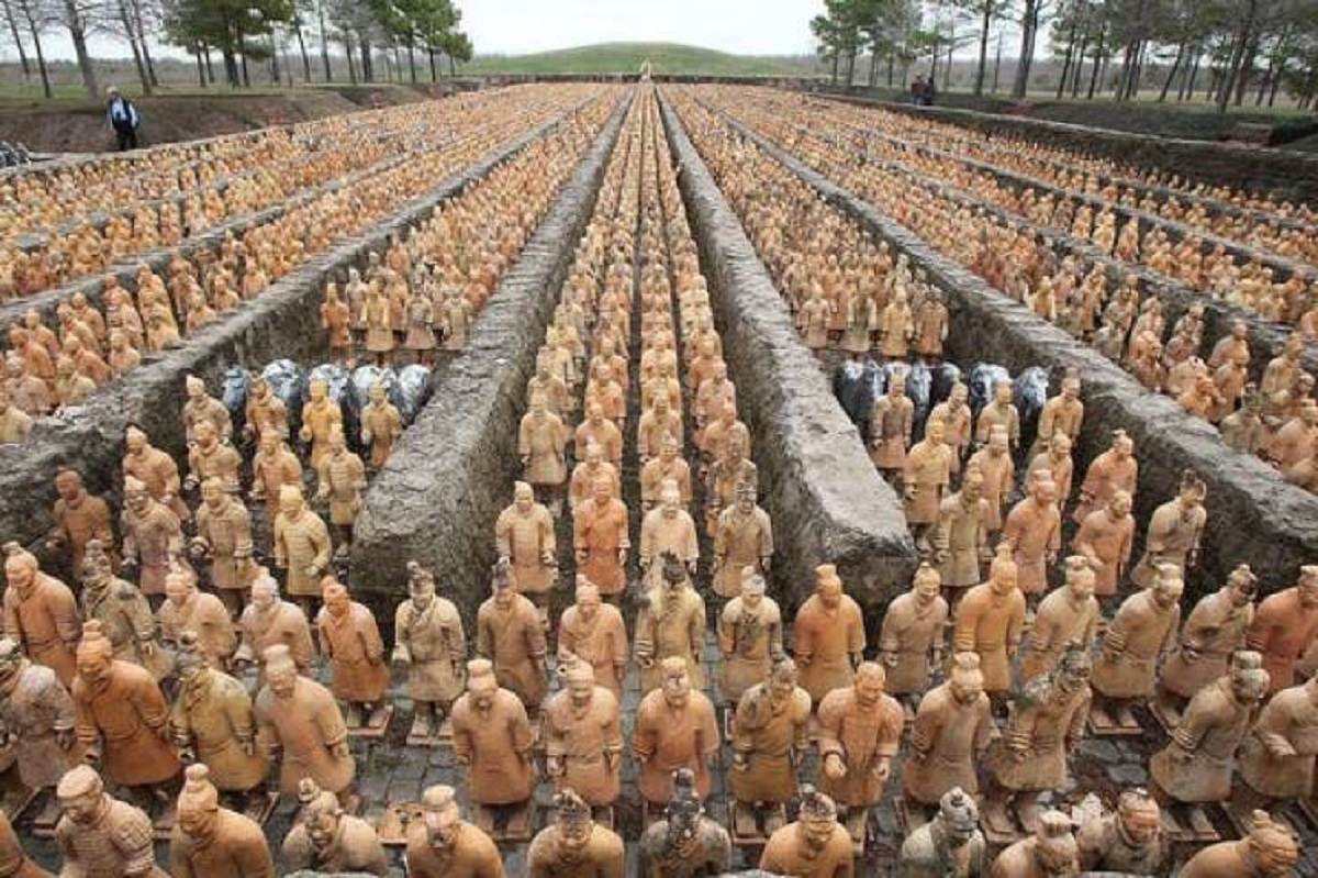 Below is the Terracota Army — a collection of 8,000 (yes, 8,000!) sculptures of soldiers that were buried in 211 BCE with Qin Shi Huang, the first emperor of China. The idea was that they would protect him during the afterlife.