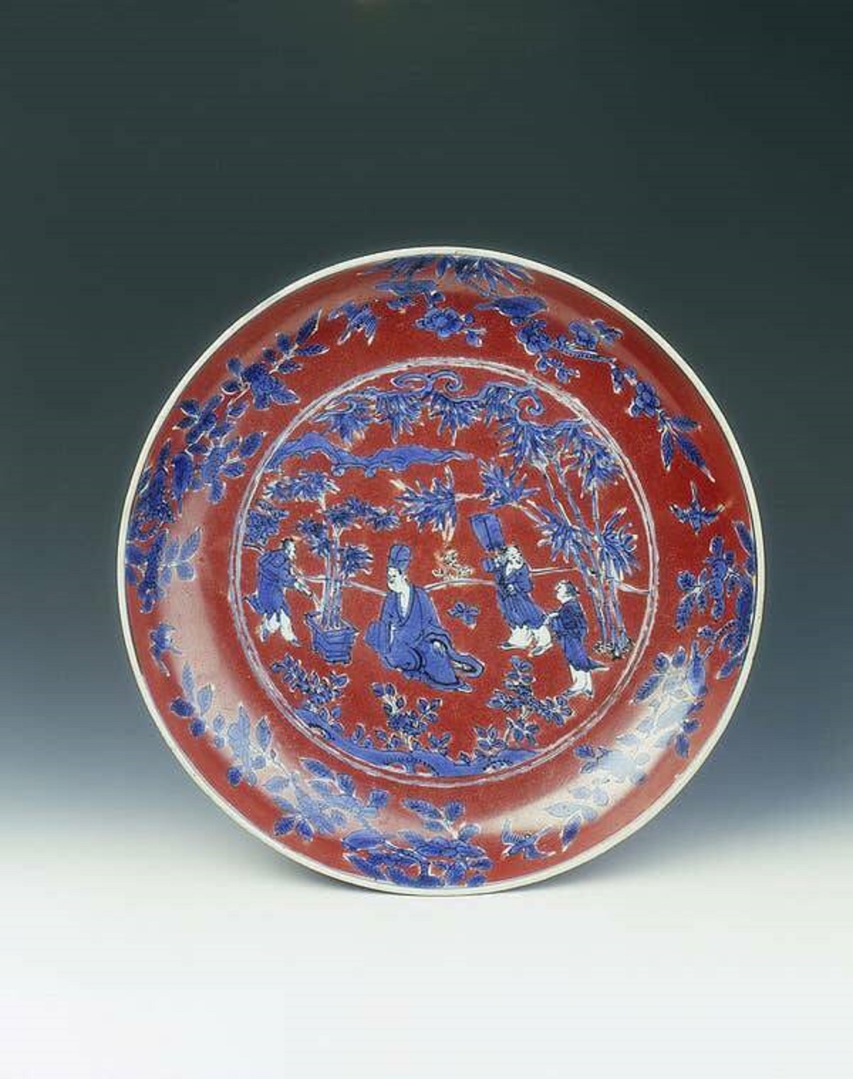 And this gorgeous and nearly like-new plate was made in China during the Ming Dynasty...600 or so years ago!