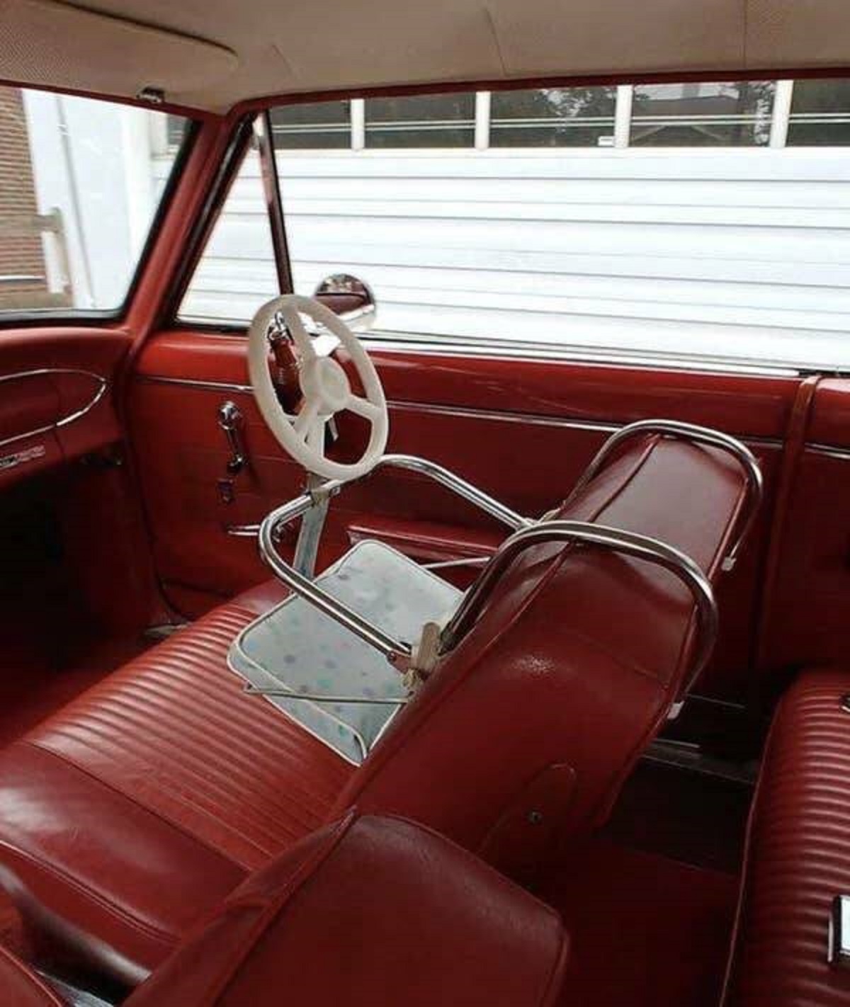 This is what a children's car seat from the 1950s looked like.