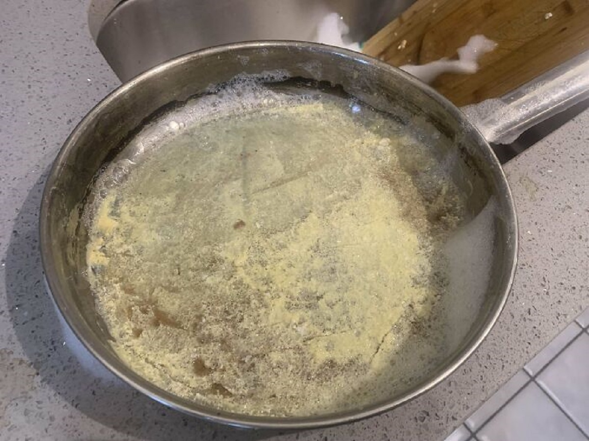 Roommate Is On A Carnivore Diet (Eats >20 Scrambled Eggs A Day) And Leaves Every Pan I Own Like This