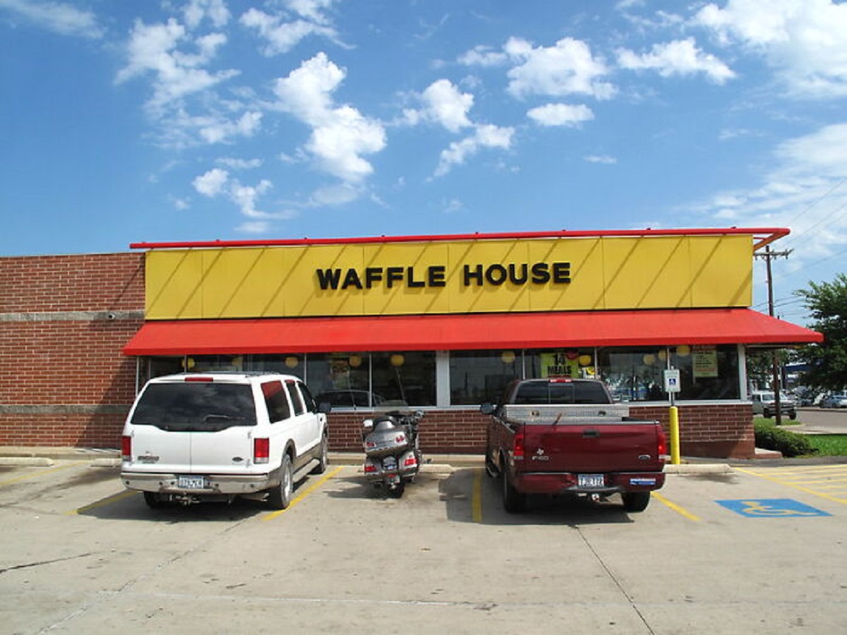 I work at Waffle House & im a vegetarian so there’s not much I eat there. Money is taken out of my check for food. It doesn’t matter if I eat or not they’re still gonna take it out. Doesn’t matter how much or little it’s still taken out. The price varies on how many hours you worked that day I think.