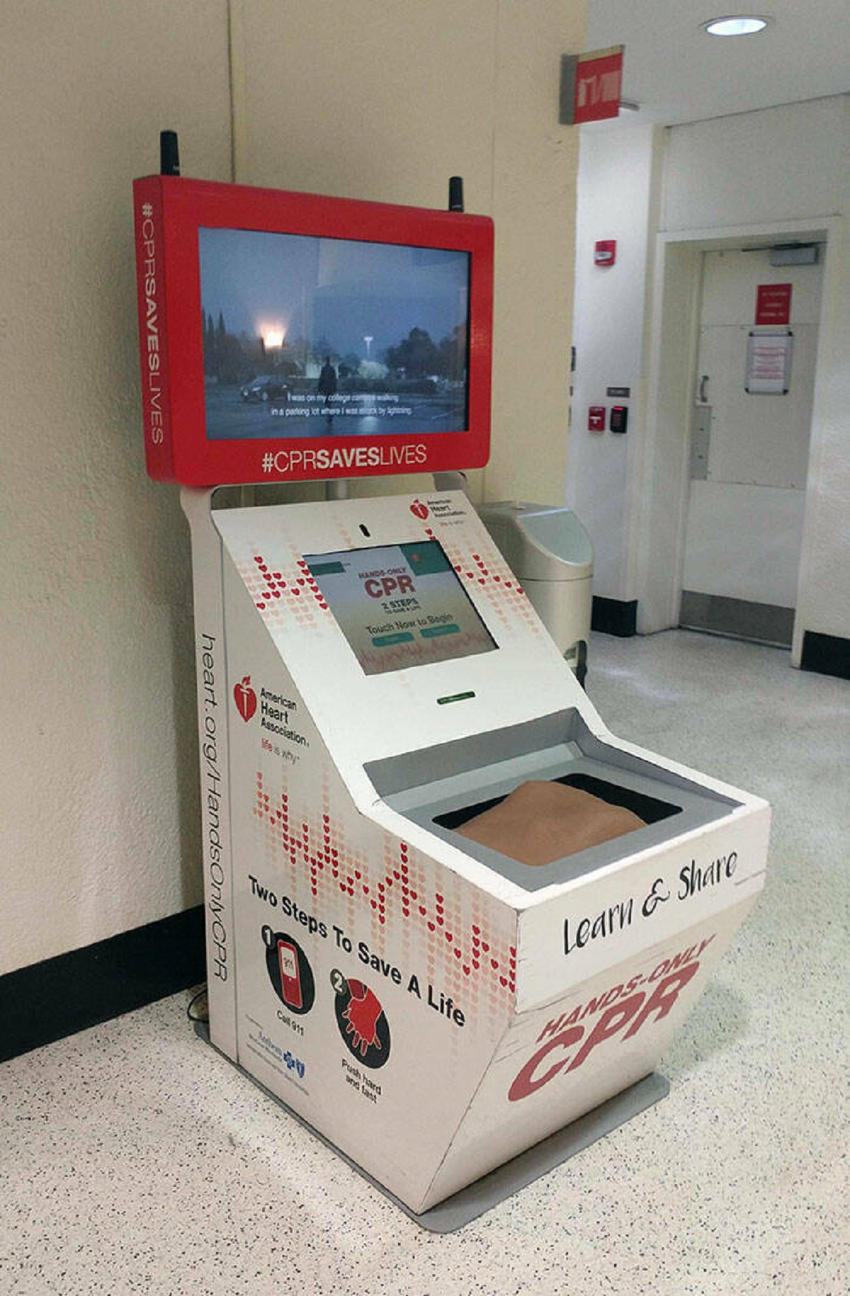 "This Airport In Cleveland, Ohio, Has A Station Where You Can Learn CPR For Free"