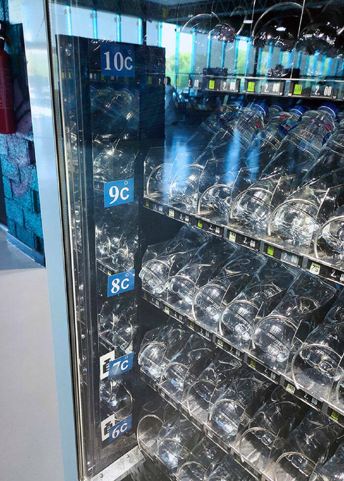 "My Gym's Vending Machine Organizes Water Based On Its Temperature"