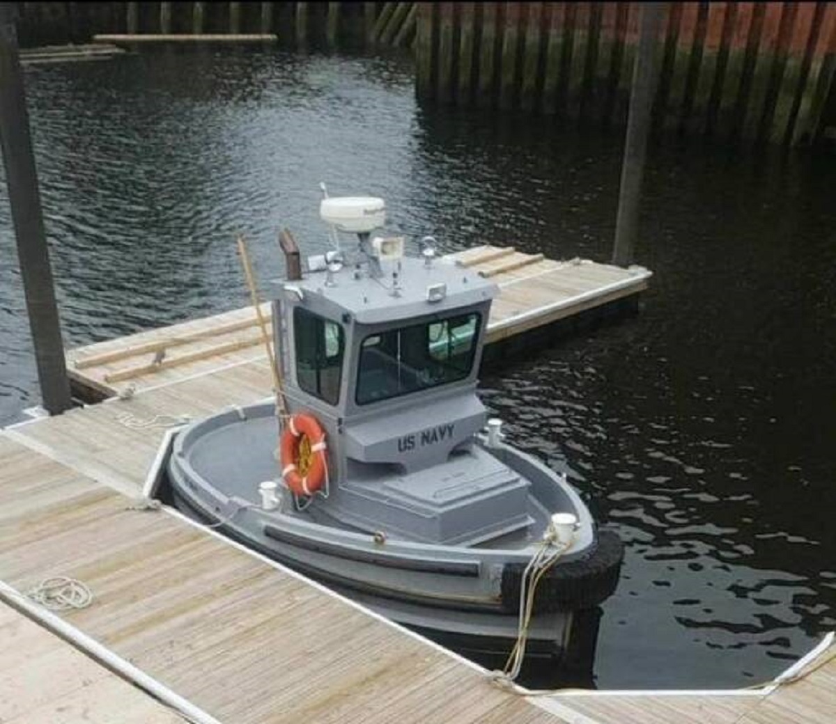 small tug boat - Us Navy