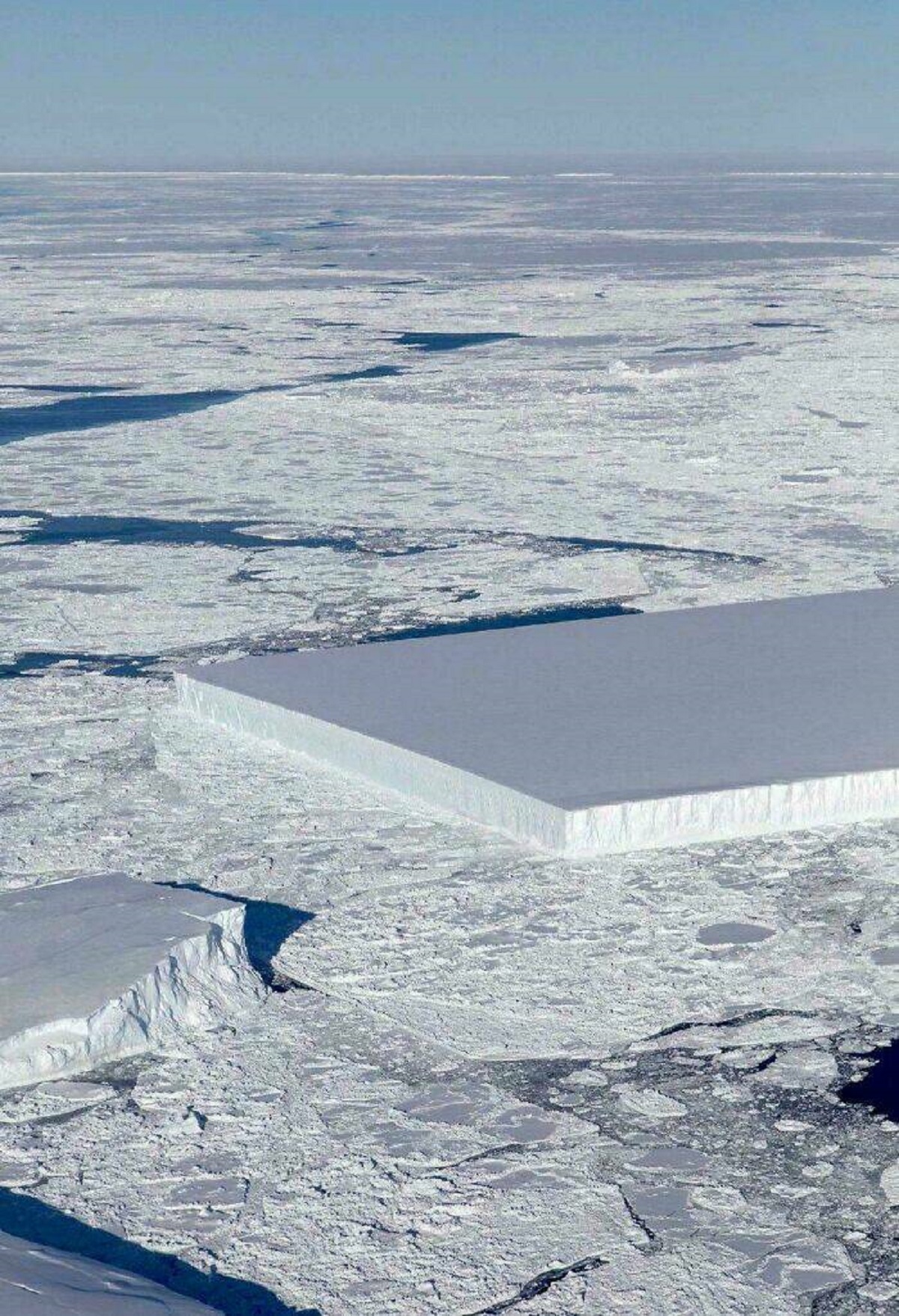 "Trillion-Ton Rectangular Iceberg Floating By Around Antartica"