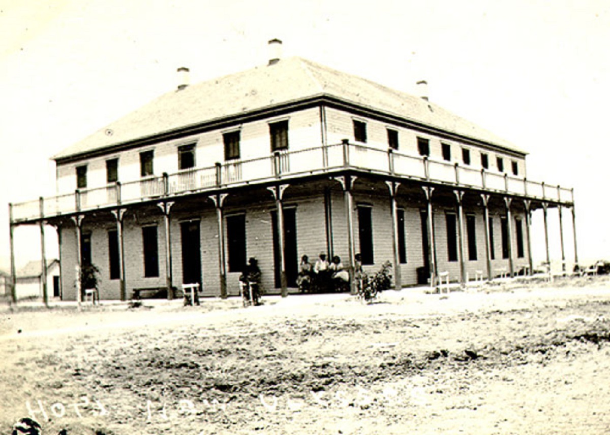 In 1909 the entire town of Ulysses, Kansas was relocated 3 miles west to escape their debts.