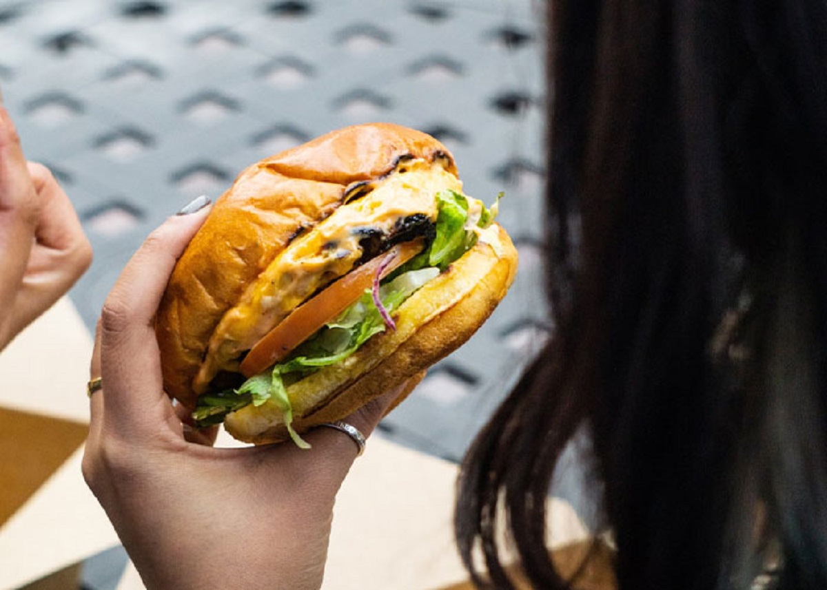 That placing an onion slice or lettuce leaf on the bottom hamburger bun keeps your freshly-grilled burger from soaking the bun.