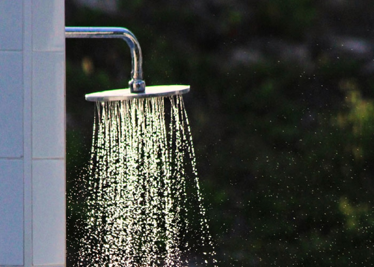 Hot water can leave your hair heat damaged. I always denied having heat damaged hair because I don't use heated styling tools. I never occurred to me that washing my hair, in my one degree below steam shower, was causing heat damage