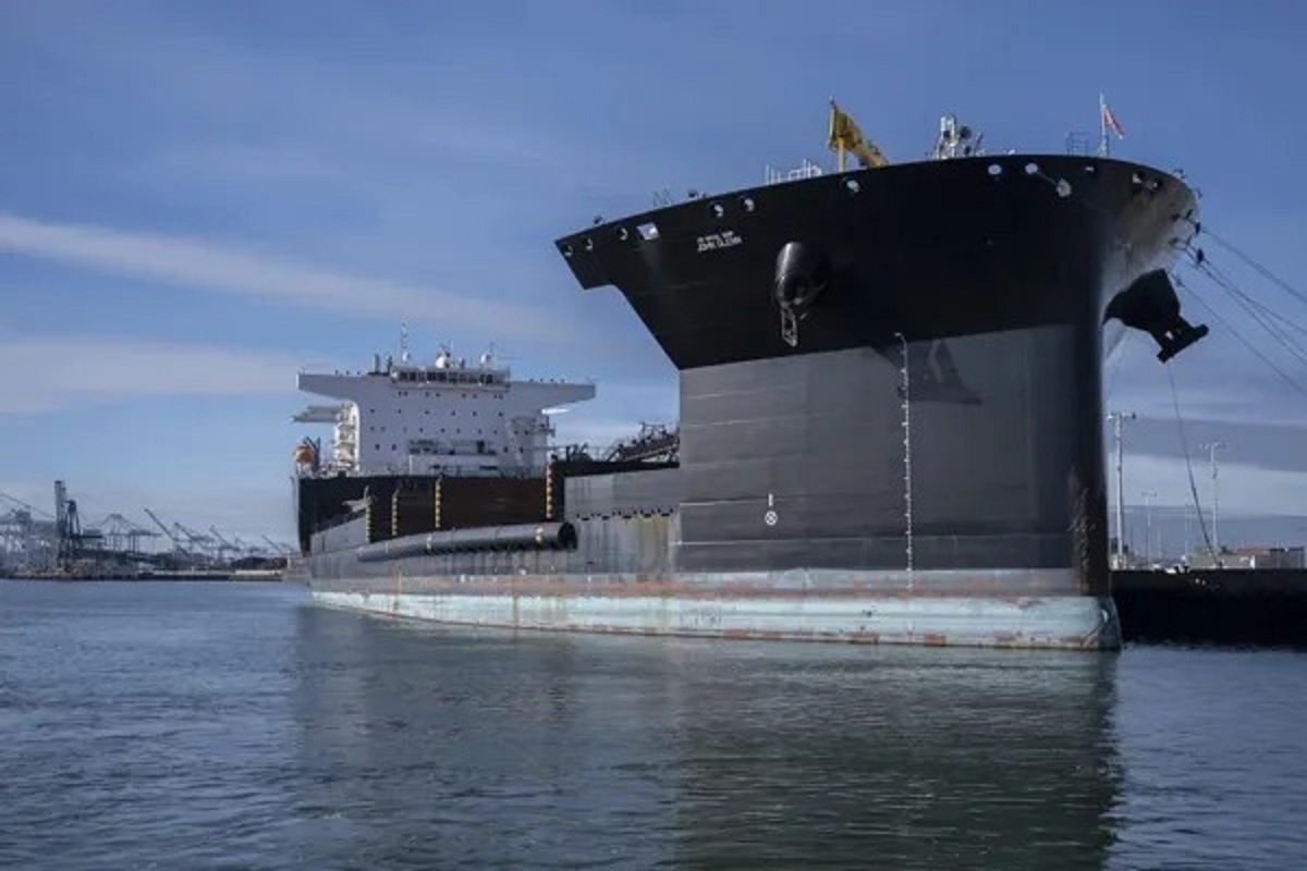 The US Naval Ship John Glenn seems to be able to dip its deck below water level.