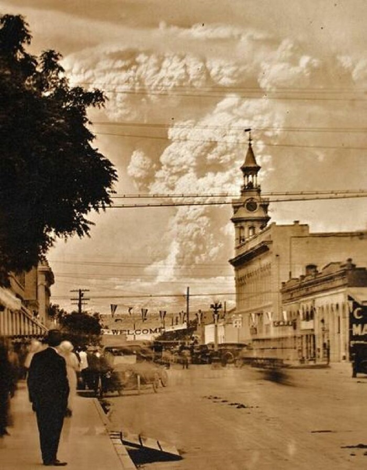 1915 Eruption Of Mt Lassen As Seen From Red Bluff, California