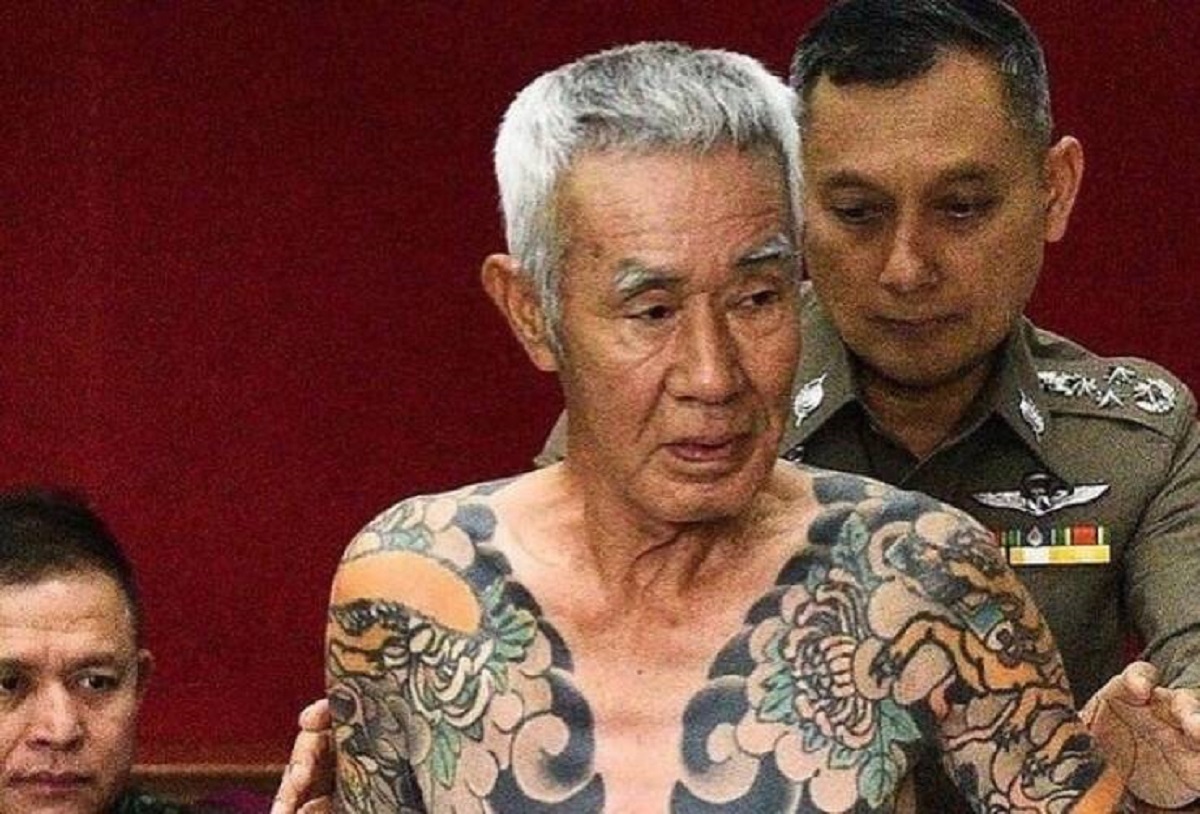 Yakuza boss being arrested in Thailand after photos of his tattoos went viral online (2018)