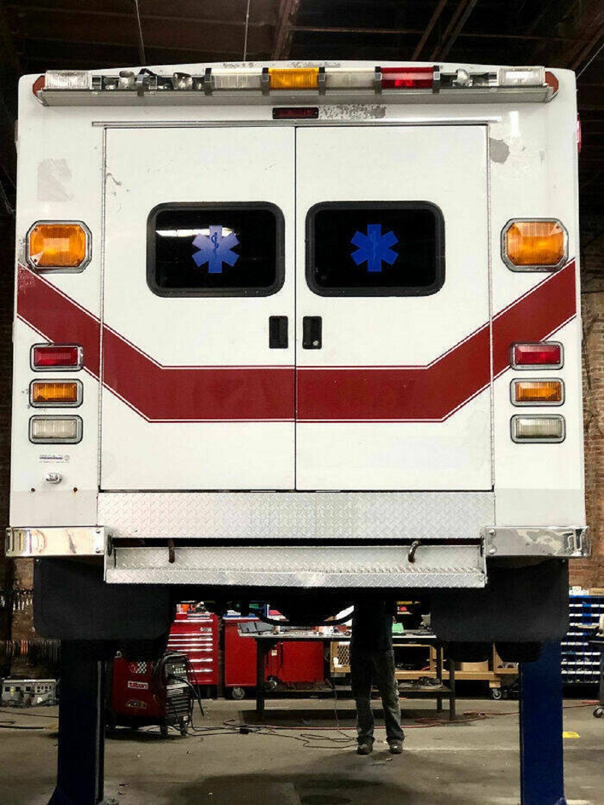 joker ambulance - 100 000