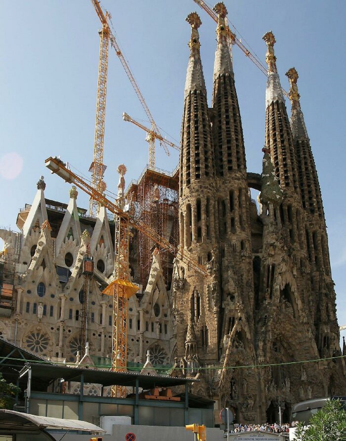 The largest unfinished church in the world, the Sagrada Família, began construction in 1886. It is expected to be completed in 2026, nearly 150 years after it began construction.