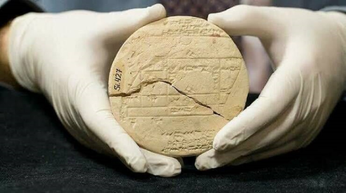 "3,700-Year-Old Ancient Clay Tablet Containing Applied Geometry. A Millennia Before The Birth Of Pythagoras"