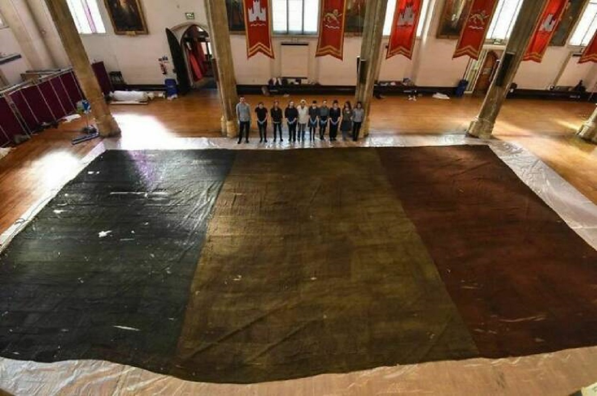 "The Giant Flag Of The French Ship Le Genereux, Which Was Captured By One Of Admiral Nelson's Captains Sir Edward Berry At The Battle Of Malta Convoy In 1800. (With Humans For Scale)"