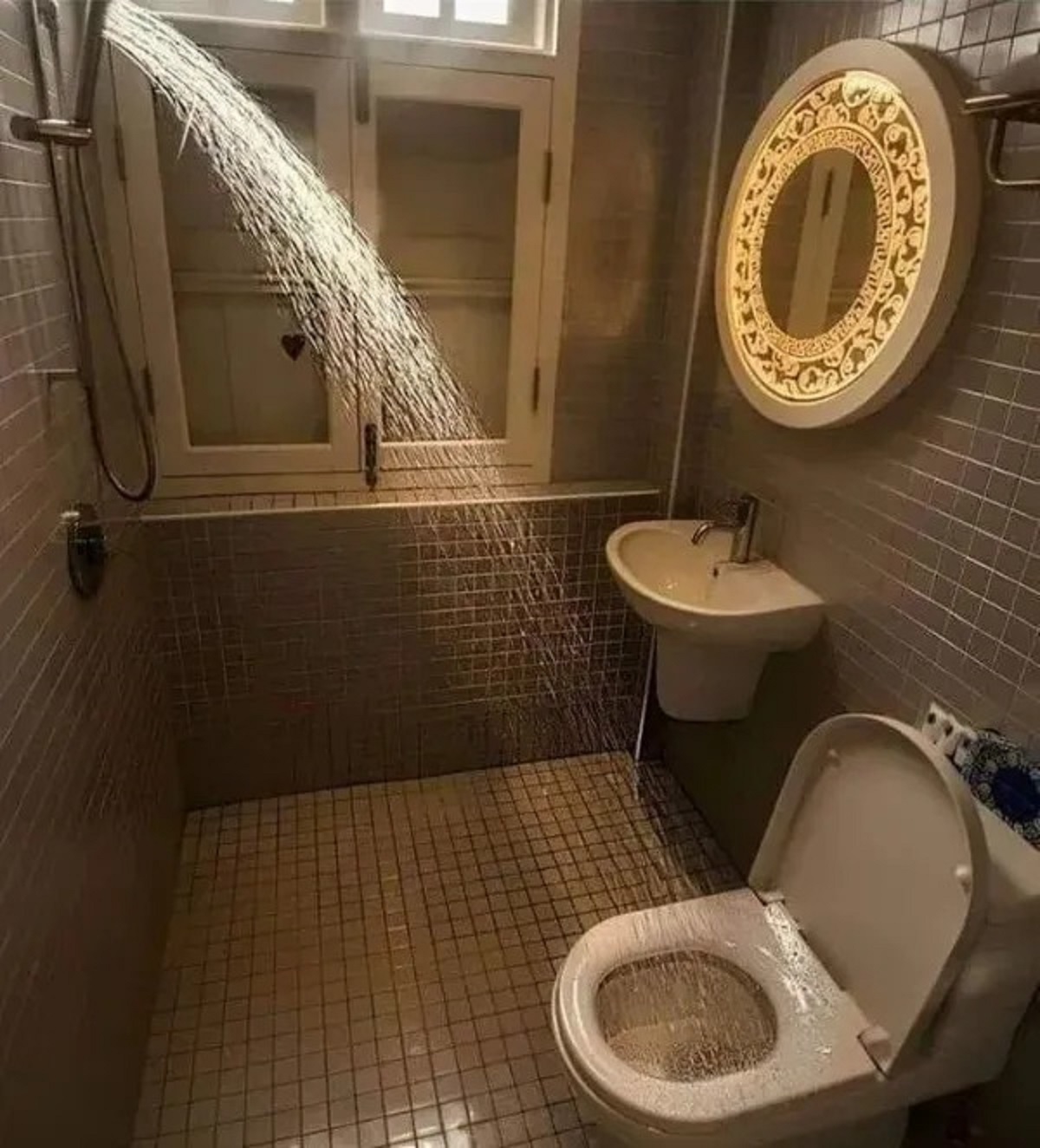 shower while you shit - O