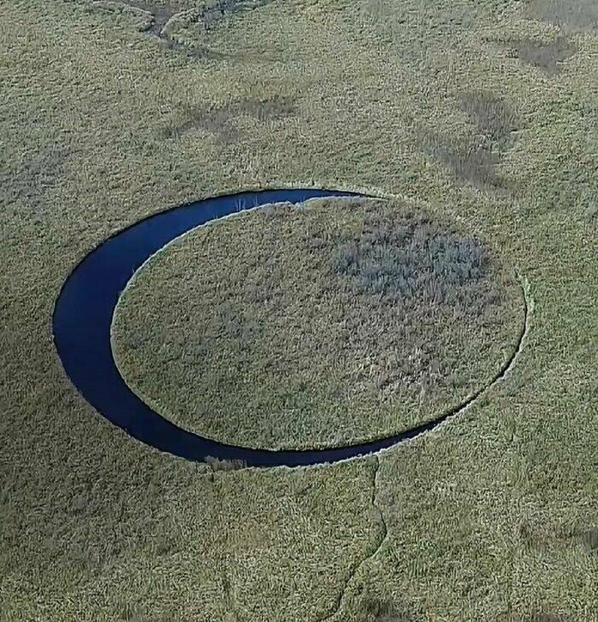 "This Mysterious Circular Island In Argentina Not Only Floats, But Also Rotates Constantly - And We Don’t Really Know Why"