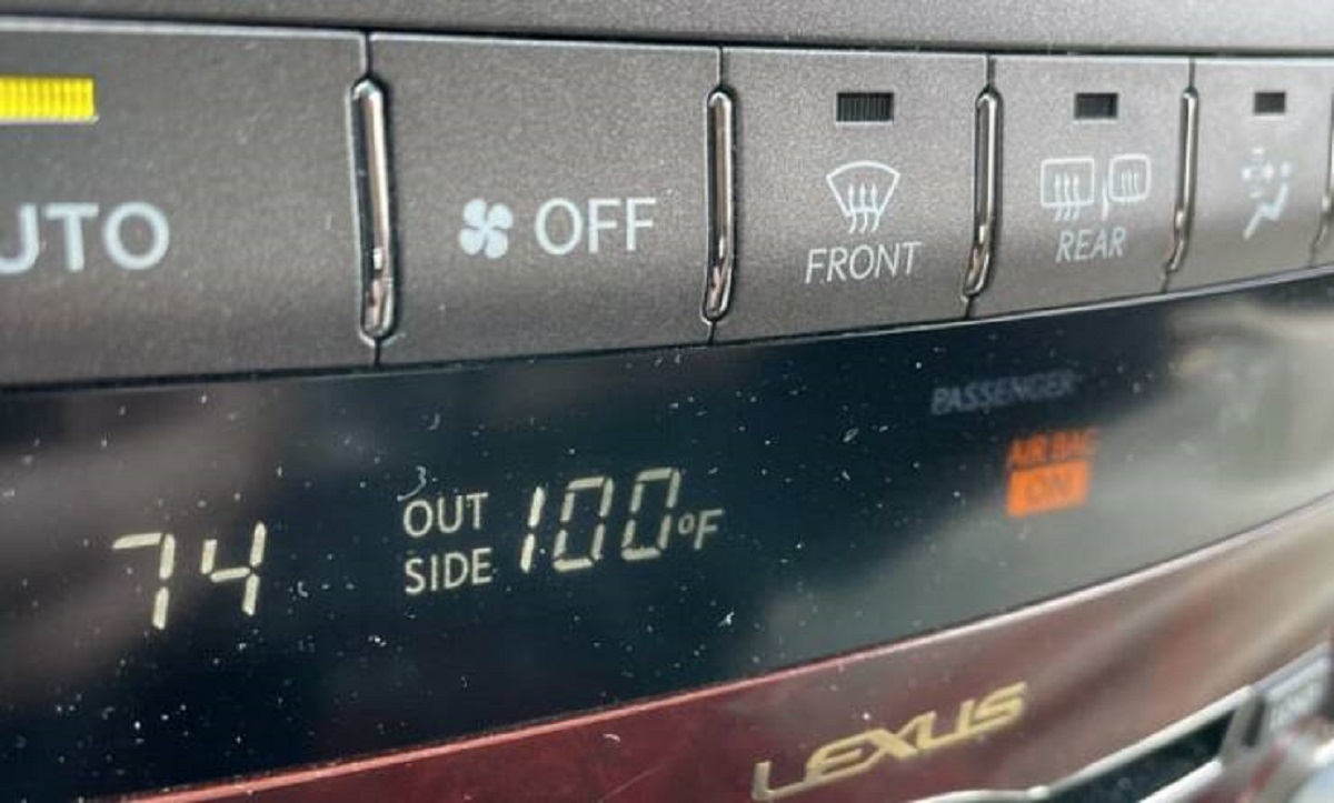 "Third digit of temp display is brighter than the other two from lack of use"