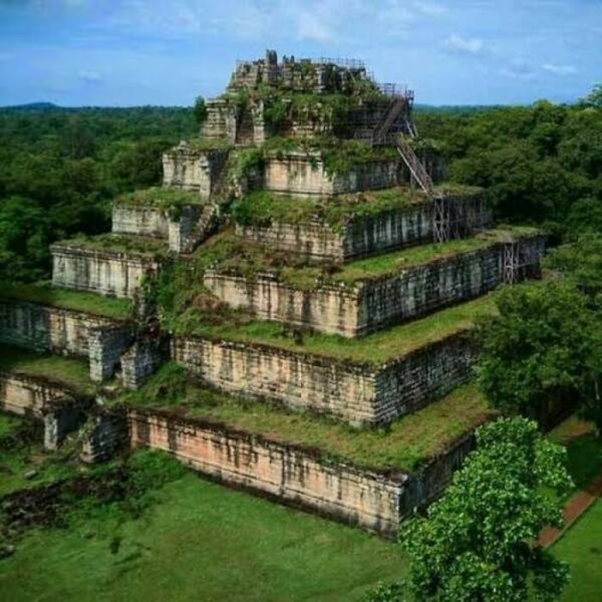 koh ker temple cambodia