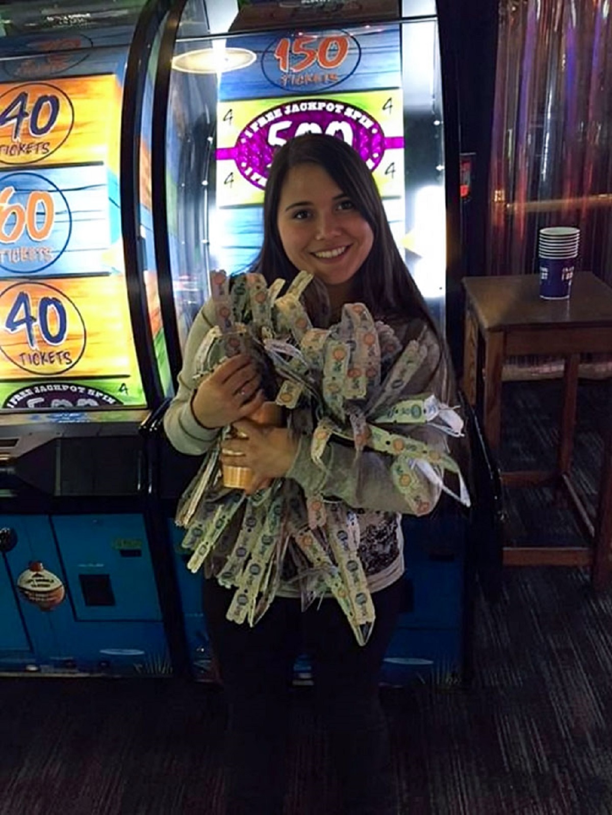 girl - 40 Ckets 60 40 Tickets 150 Free Jackpot Spi Can 4