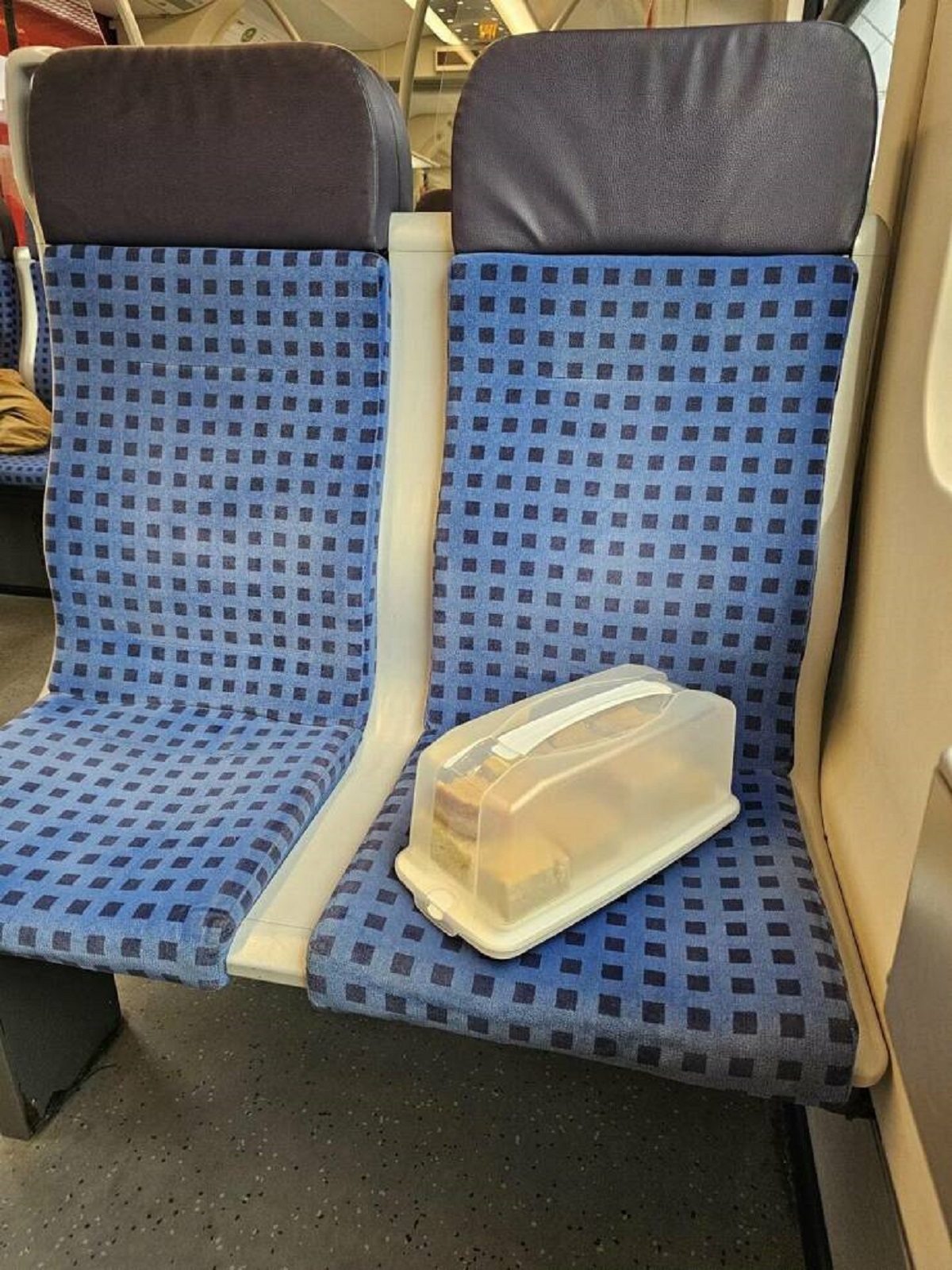 "Someone forgot their cake for school in the train..."