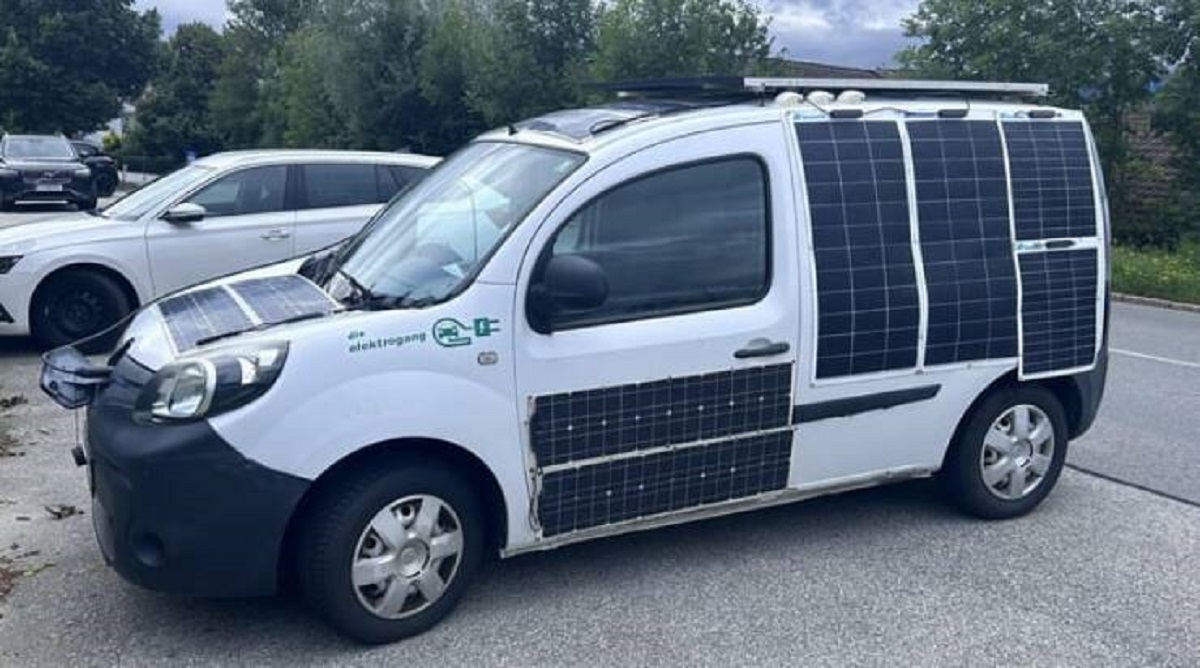 "Someone plastered his car with solar panels and keeps his car loading everywhere he parks"