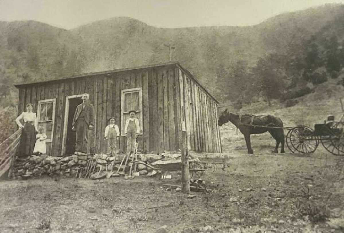 "Great-Grandparent’s Home Around The Late 1800s/Early 1900s. Eventually 7 Kids All Lived Here With Them"