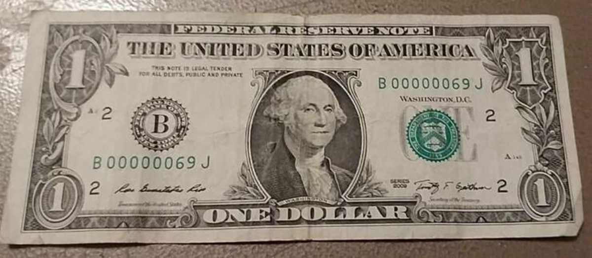 cool things you don't see every day - one dollars l 2013 - Federal Reserve Note The United States Of America Tris Note 12 Legal Tender For All Dents, Public And Private B00000069 J Washington, D.C. 2 2 B 1 B00000069 J 2 Robesitates hir Series 2000 Alwago 