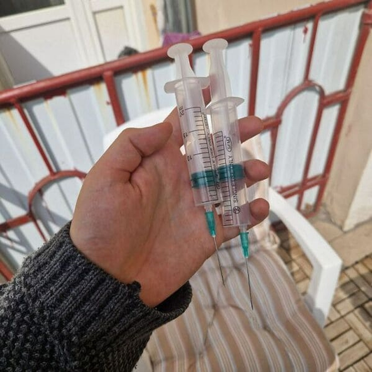 “2-3 Times A Week, I Collect Syringes From My Balcony. This Is How My Super Old Neighbor Is Trying To Get Me Evicted, As She Believes That My Roommate And I Are Gay, And She Thinks All Gay People Are Addicts”