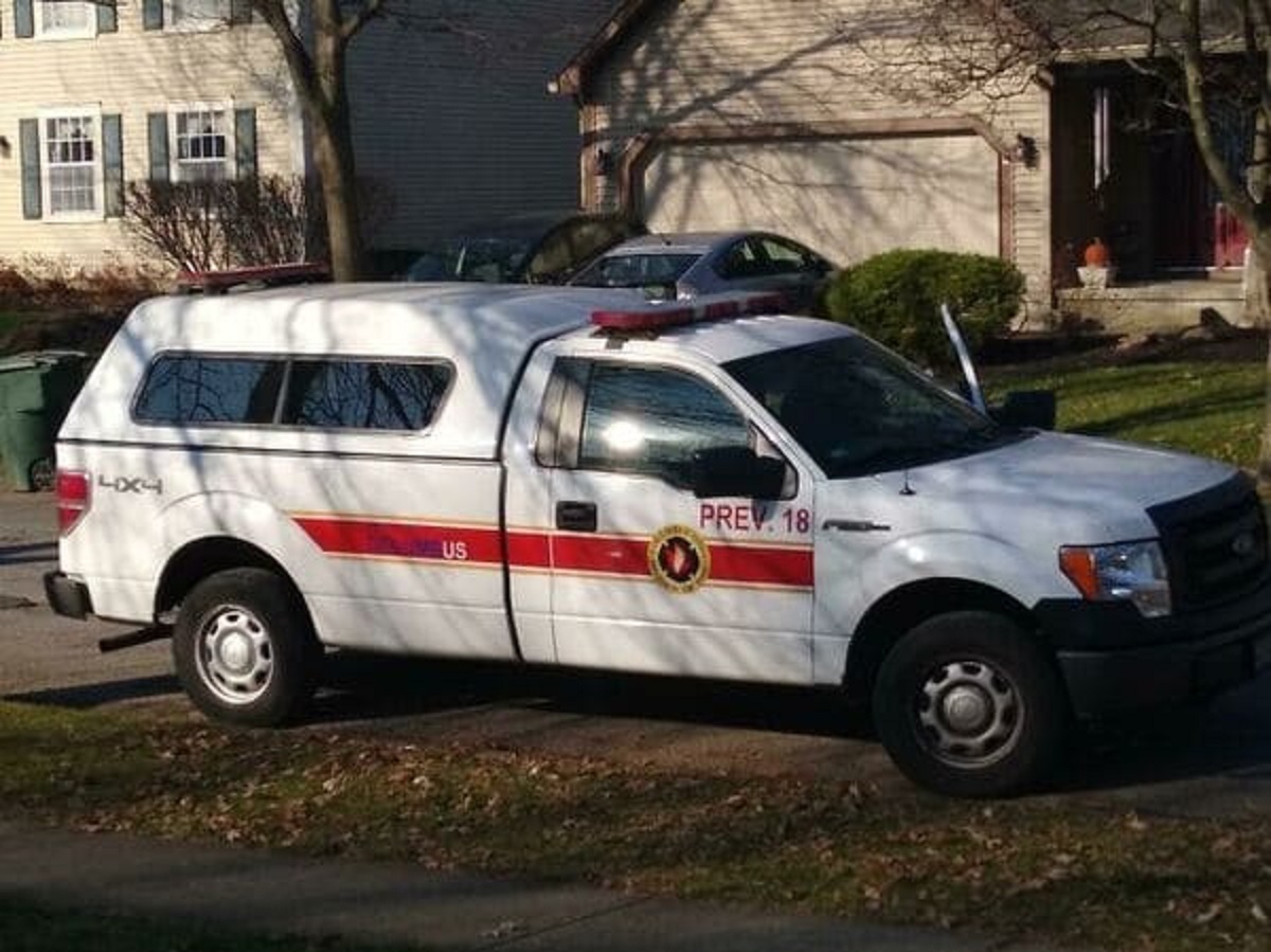 “So For The 15th Time Now, Our Neighbor Called Out The Fire Department When I Started My Smoker. Claiming That I’m Burning Trash. At Least The Full Truck Didn’t Come Not This Time”