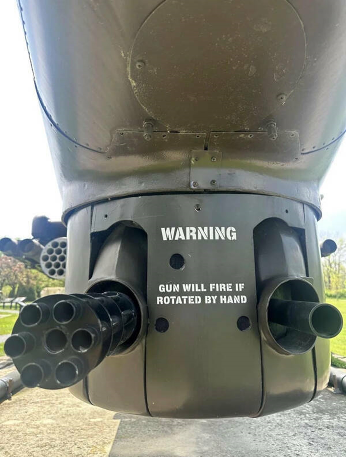 fascinating photos - Warning Gun Will Fire If Rotated By Hand