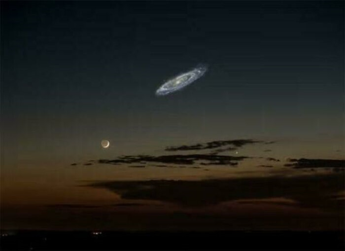 If Andromeda Was Brighter This Is How Big It Would Appear In The Night Sky. Reminder This Is Heading Towards Us At A Speed Of 300km A Second