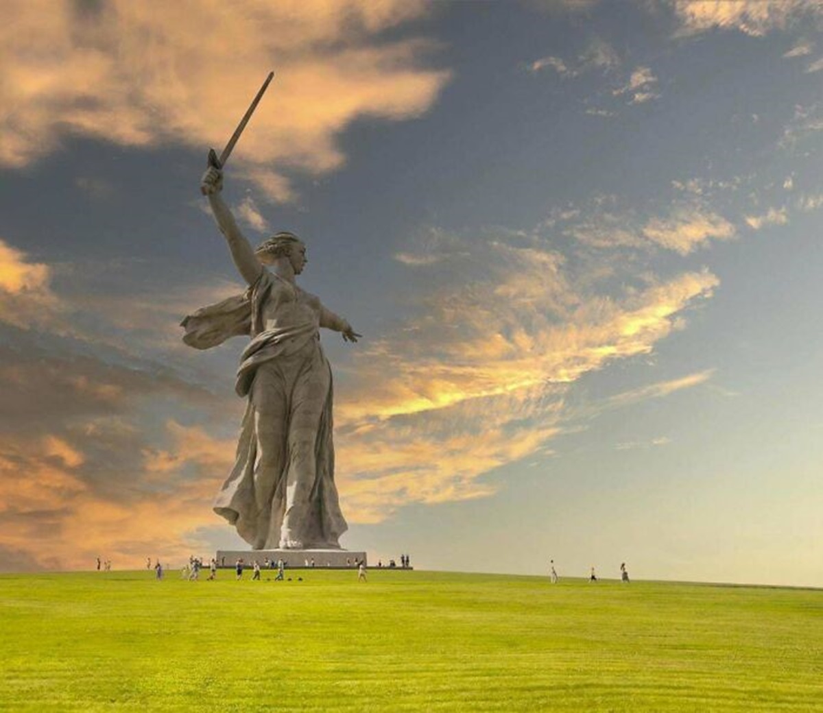 The Motherland Calls Statue In Volgograd