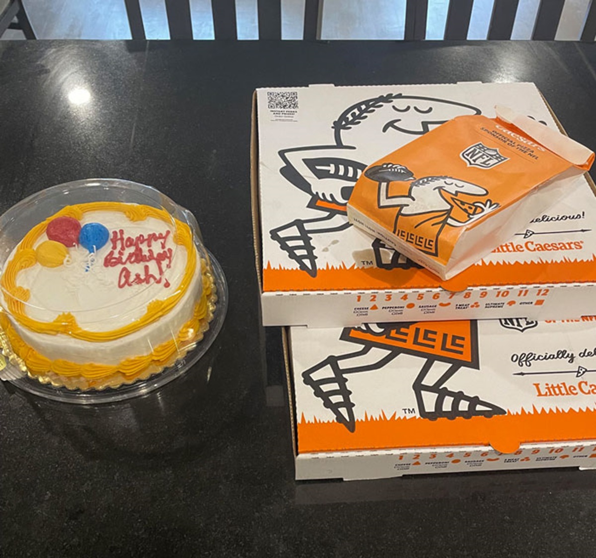 Thought It’d Be Fun To Invite My Friends Over For Lunch On My Dog’s Birthday. Everyone Canceled After I Put The Delivery Order In