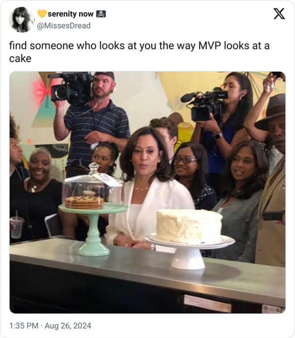 Internet meme - serenity now find someone who looks at you the way Mvp looks at a cake X