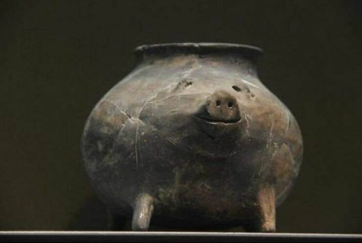 "Neolithic Pig-Shaped Pot, C. 6.000 Years Old. Collection: Jiangsu Provincial Museum, Nanjing, Pottery And Porcelain Gallery"