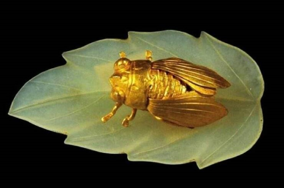 "Golden Cicada On A Jade Leaf, Ming Dynasty (1368-1644). This Sculpture Was Discovered In A Tomb In 1954. It Is The Top Of A Hairpin, Belonging To A Woman Of High Rank"