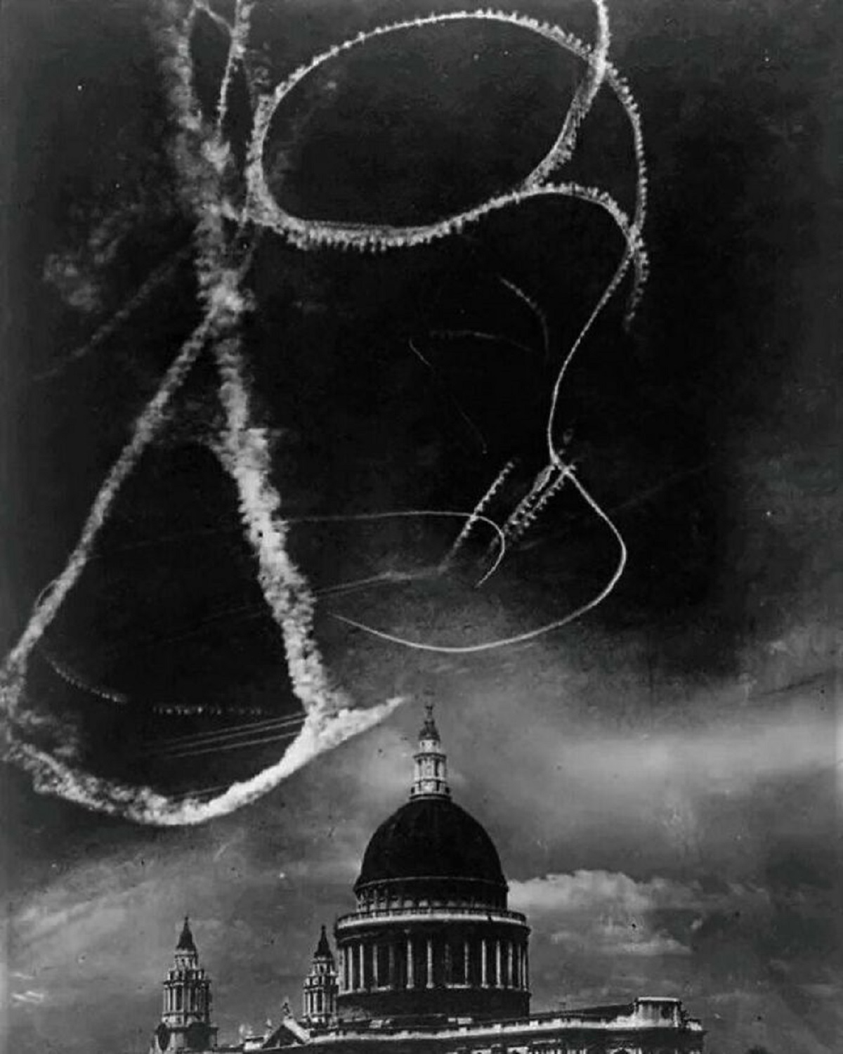 st paul's cathedral ww2