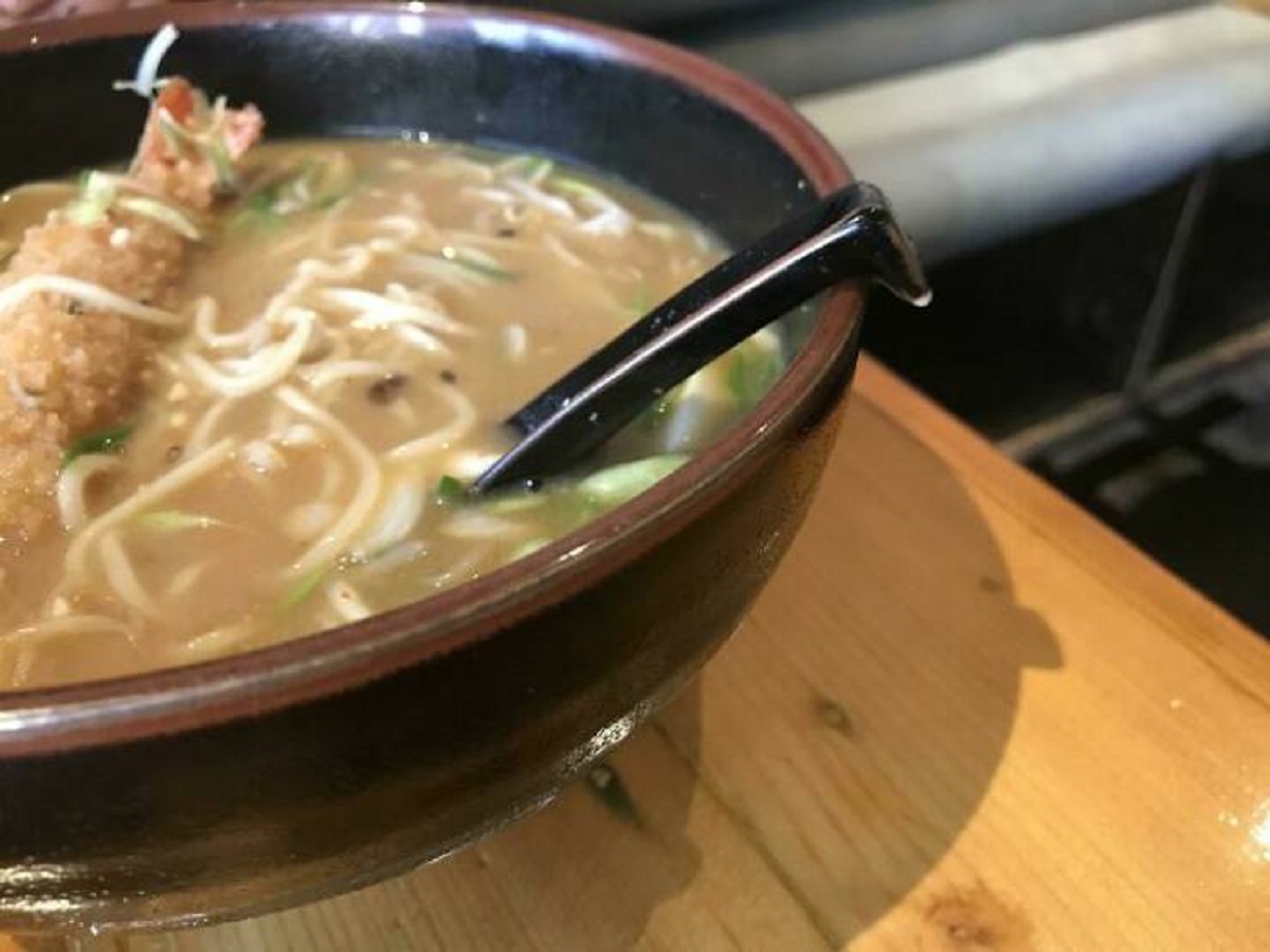 "The Spoons In This Japanese Restaurant Have A Little Nudge On Their End So They Don’t Fall Into The Bowl"