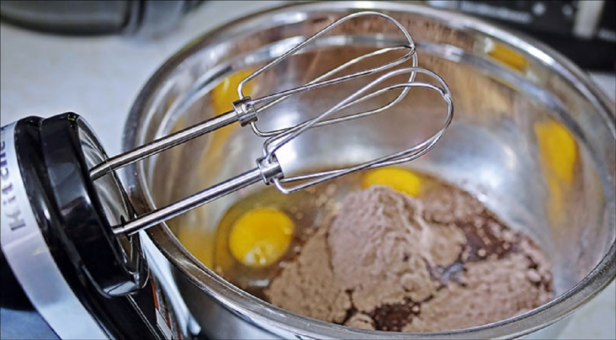 Modern cake mixers. I have a mixer from the 1960s that is still going strong today. I have tried modern mixers, but not only do they not work as well, they don't last very long either.

It's more than 60 years old, used to belong to my grandmother, has all its original parts and is still making cakes to this day. It's outlasted every single modern mixer I've tried.