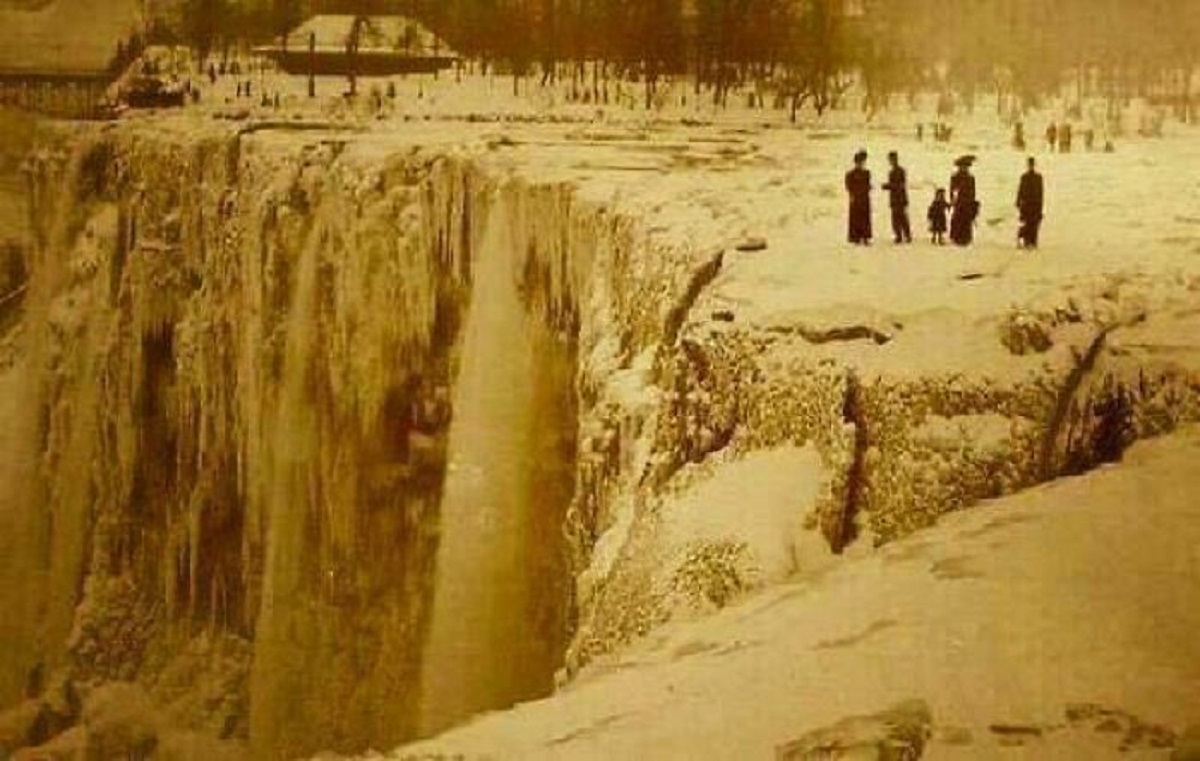 people walking on frozen niagara falls - it