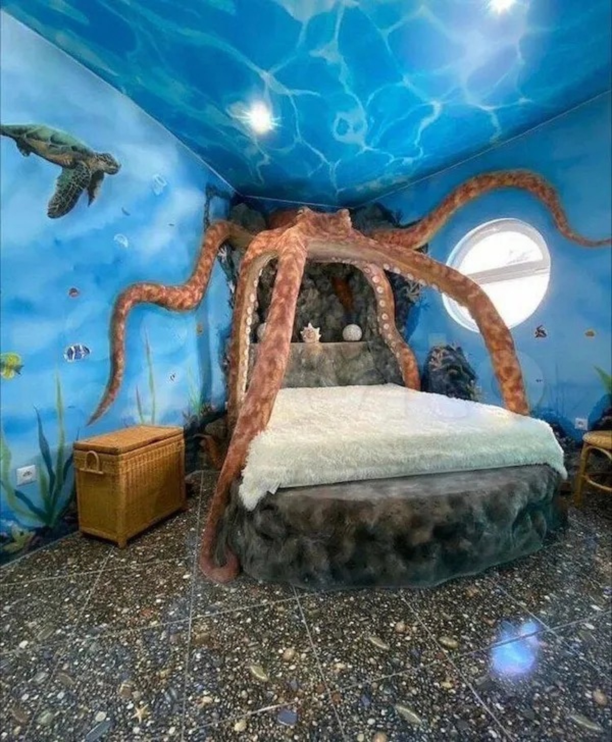 44 Pics Filled With Nope