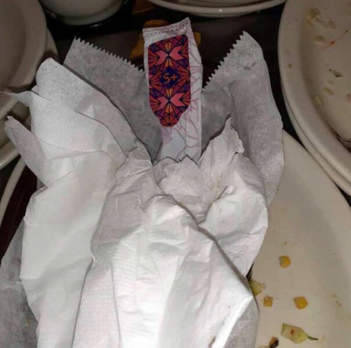 "I Live In Server Hell. Why Would Someone Leave This On The Plate?"

"A friend of mine is a waiter, and someone left a used tampon on their plate tonight..."