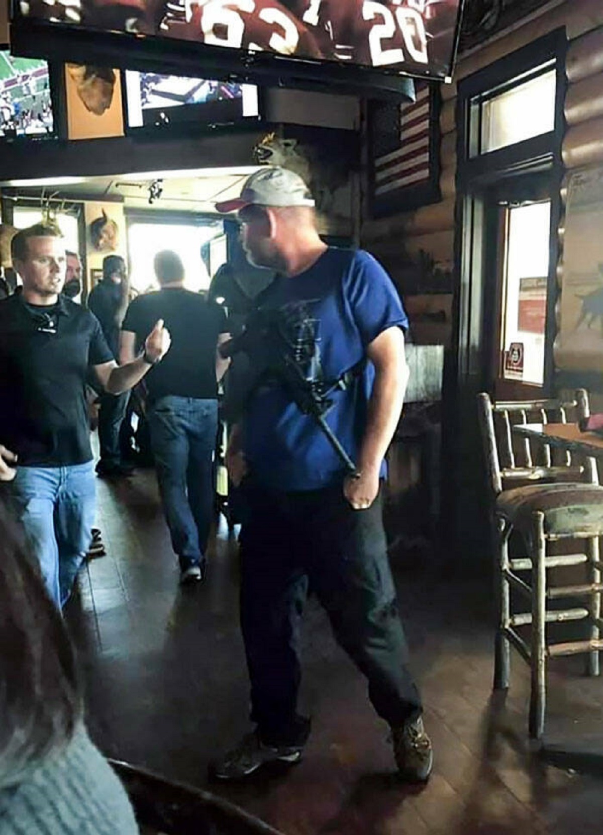 "These People In Oklahoma Show Up To Twin Peaks With An Assault Rifles"