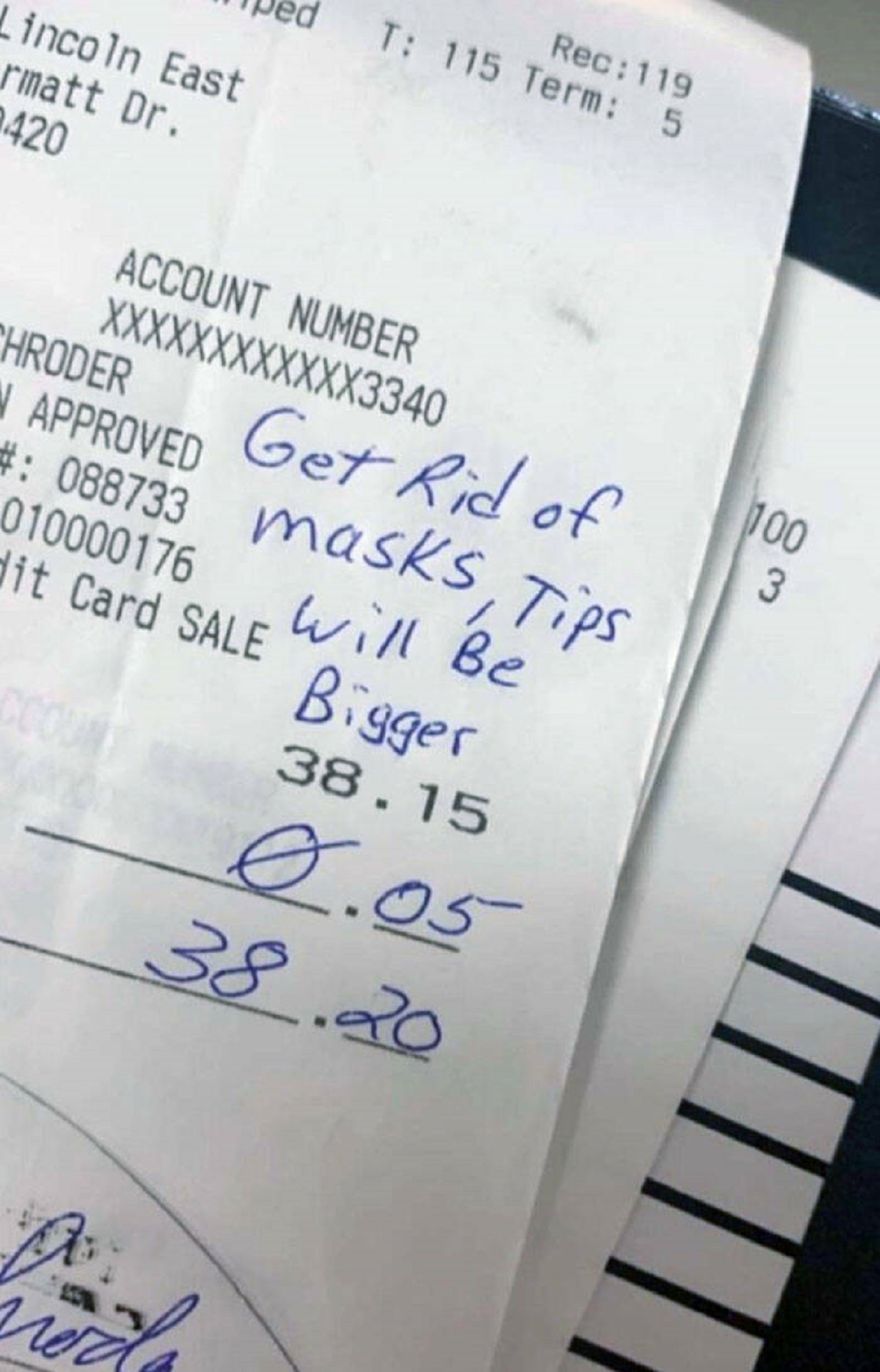 "People That Won’t Tip Because Essential Workers Have To Wear Masks"